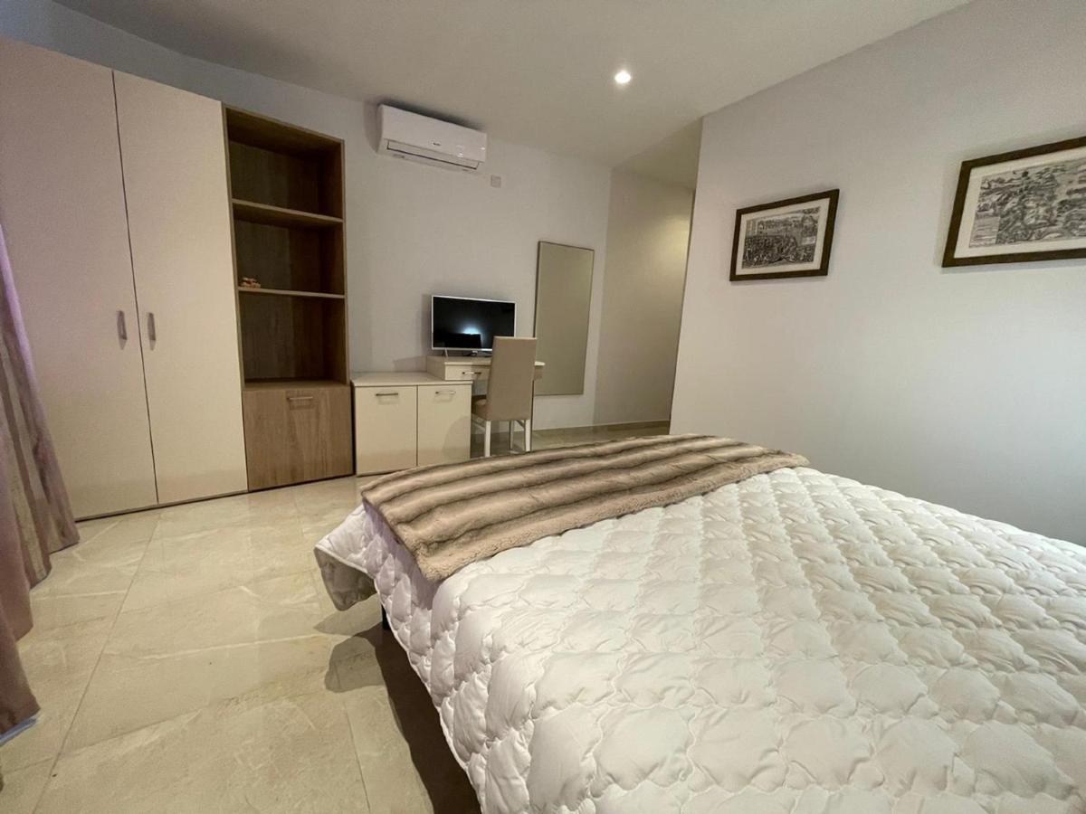 La Reggia Seaview Guesthouse Marsaxlokk Buitenkant foto