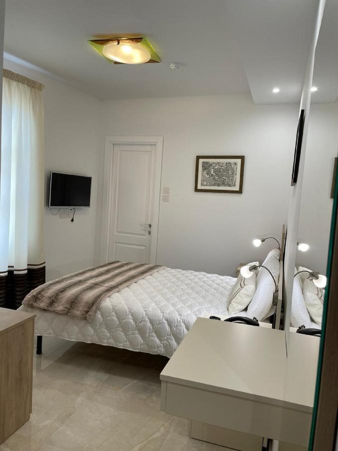 La Reggia Seaview Guesthouse Marsaxlokk Buitenkant foto